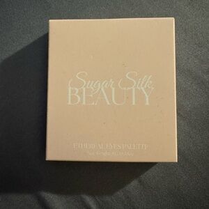 NWT Sugar Silk Eyeshadow Palette